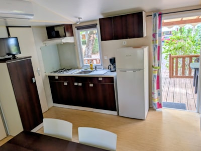 Family Cottage, 28 m² - 3 bedrooms, 1 bathroom - 18 m² terrace and air conditioning