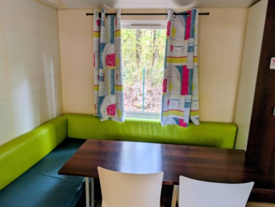 Family Cottage, 28 m² - 3 bedrooms, 1 bathroom - 18 m² terrace and air conditioning
