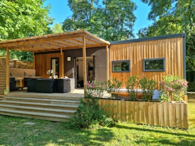 Premium Family Cottage, 40 m² - 3 bedrooms, 2 bathrooms - 27 m² terrace and air conditioning
