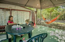 Kampeerplaats(en) - Standplaats Caravan 100M² - Camping Prades Park