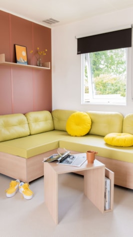 BAHAMAS CONFORT RIVER SIDE