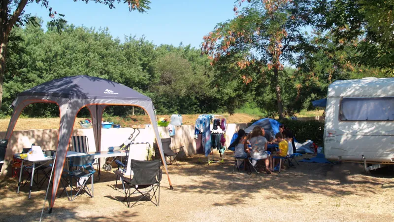 Emplacement Tente, Caravane Ou Camping Car