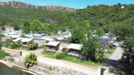 BAHAMAS CONFORT RIVER SIDE