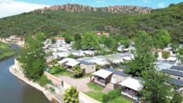 BAHAMAS CONFORT RIVER SIDE