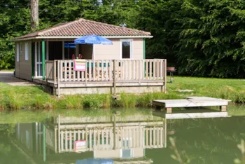 Mietunterkunft - Chalet Paradis Pêche 35M² (3 Schlafzimmer) - Castel Camping Les Bois du Bardelet