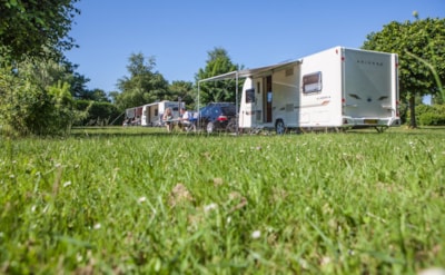 Castel Premium pitch :  XL pitch 180m² with electricity 16A with Premium equipment