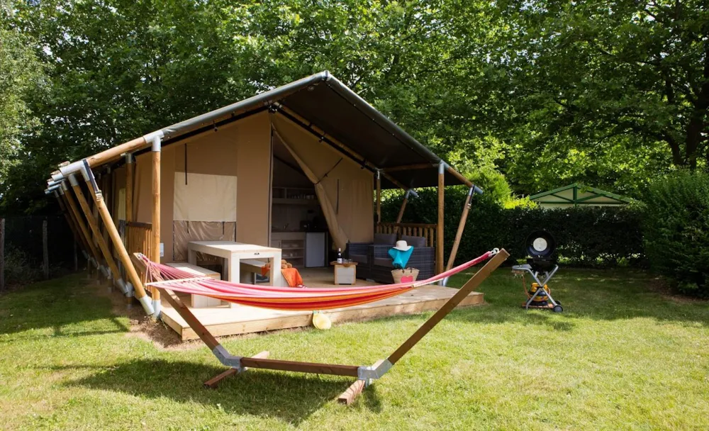 Location - Tente Lodge By Villatent - Castel Camping Les Bois du Bardelet