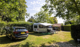 Pitch - Comfort Pitch : Luxury Pitch 180M² With Electricity 16A - Castel Camping Les Bois du Bardelet