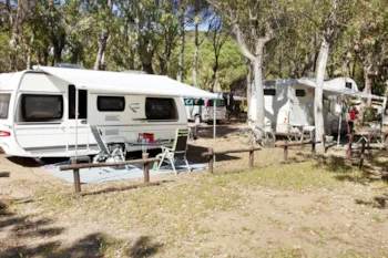 Stellplatz - Stellplatz Comfort Für Wohnwägen/Wohnmobil - Camping Village Rocchette