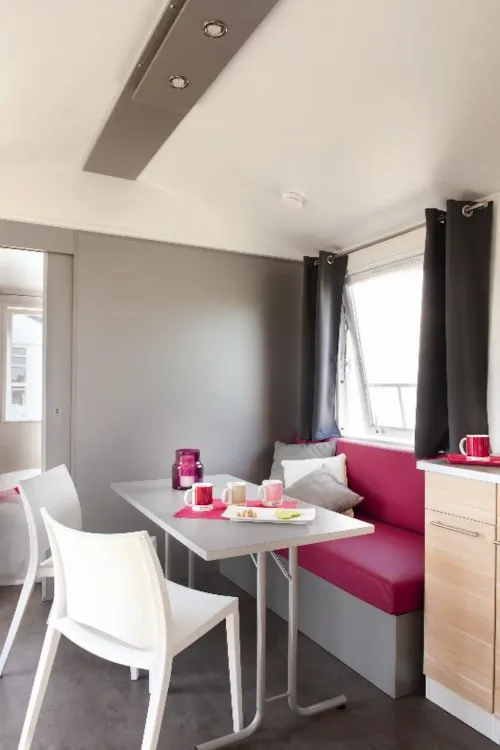 Mietunterkunft - Mobilheim Confort 23/27M² - 2 Zimmer - Überdachte Terrasse  + Tv - image n°3 - Flower Camping La Chataigneraie