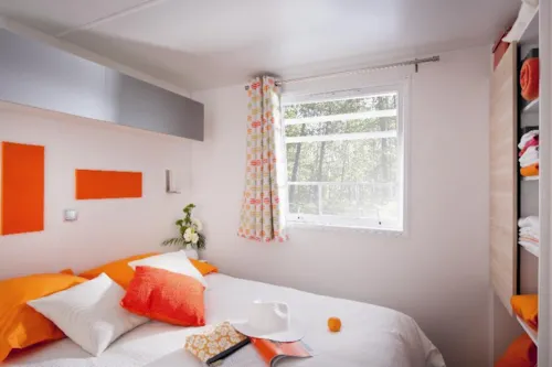 Location - Mobil Home Premium 29M² (2 Chambres) + Terrasse Couverte + Lave Vaisselle + Tv + Climatisation - image n°8 - Flower Camping La Chataigneraie