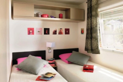 Mobile home Premium 31m² (3 bedrooms) + covered terrace + Dishwasher + TV + Air conditioned
