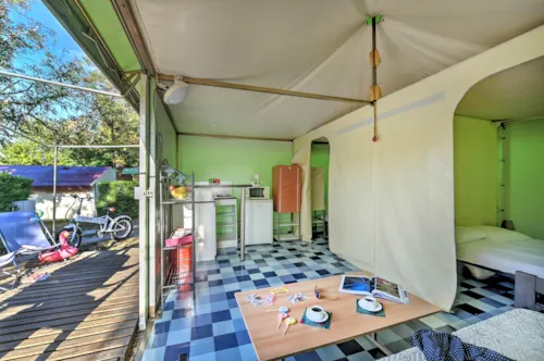 Location - Bungalow Funflower Standard 25M² (2 Chambres) - Sans Sanitaires Privés - image n°4 - Flower Camping La Chataigneraie