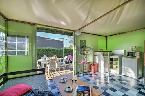 Location - Bungalow Funflower Standard 25M² (2 Chambres) - Sans Sanitaires Privés - image n°2 - Flower Camping La Chataigneraie