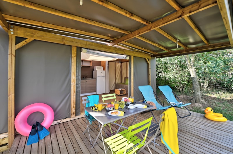 Lodge Maori Confort 17m² (2 chambres) - sans sanitaires + terrasse couverte 2/4 Pers.
