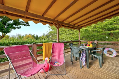 Mietunterkunft - Mobilheim Confort 23/27M² - 2 Zimmer - Überdachte Terrasse  + Tv - image n°2 - Flower Camping La Chataigneraie
