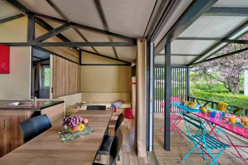 Location - Chalet Confort 35M² (3 Chambres) + Terrasse Couverte + Tv - image n°4 - Flower Camping La Chataigneraie
