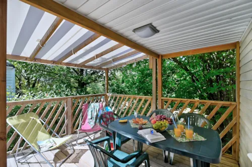 Location - Mobil Home Premium 27M² (2 Chambres) + Terrasse Couverte +Lave Vaisselle + Tv + Climatisation - image n°3 - Flower Camping La Chataigneraie