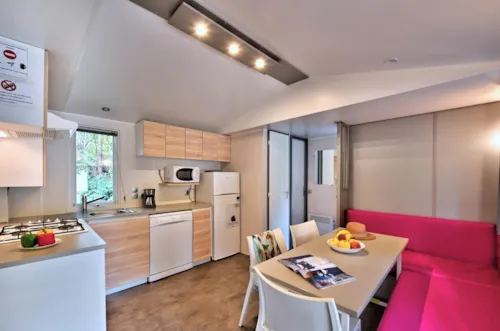 Location - Mobil Home Premium 31M² (3 Chambres) + Terrasse Couverte + Lave Vaisselle + Tv + Climatisation - image n°4 - Flower Camping La Chataigneraie