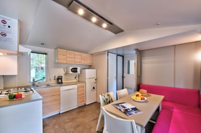 Mobile home Premium 31m² (3 bedrooms) + covered terrace + Dishwasher + TV + Air conditioned