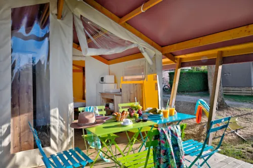Location - Freeflower Confort 22M²  (2 Chambres) + Terrasse Couverte - image n°2 - Flower Camping La Chataigneraie