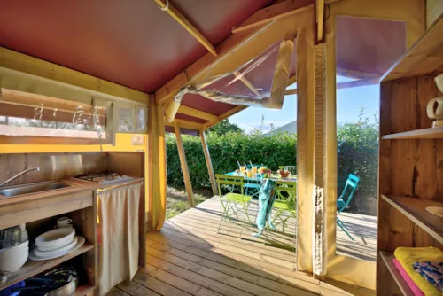 Location - Freeflower Confort 22M²  (2 Chambres) + Terrasse Couverte - image n°4 - Flower Camping La Chataigneraie