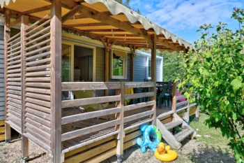Mietunterkunft - Mobilheim Confort 31M²  (3 Zimmer) +  Überdachte Terrasse + Tv - Flower Camping La Chataigneraie