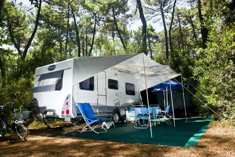 Emplacement Cat. 'B' 1500W Pour Caravane, Camping Car, Tente-Remorque