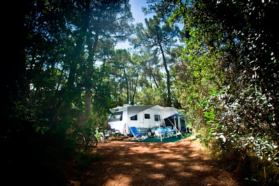 Pitch Comfort A2 1500W and Drinking water connection (caravan, camper or tent trailer, tent) — 1