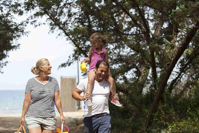 Emplacement Cat. 'A1' Pour Caravane, Camping Car, Tente-Remorque, Tente