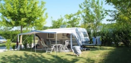 Kampeerplaats(en) - Kampeerplaats Groot 100M² - Voertuig - Tent Of Caravan - Kampeerauto - Elektriciteitstoeslag - Camping Le Soleil Fruité