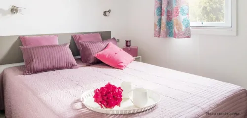 Location - Mobil Home Kiwi 2 Chambres / Terrasse Bois Couverte / Tv / Lv / Clim Réversible / Nespresso - image n°5 - Camping Le Soleil Fruité