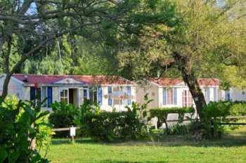 Mietunterkunft - Mobilheim Relax - INTERNATIONAL GLAMPING LAGO DI BRACCIANO