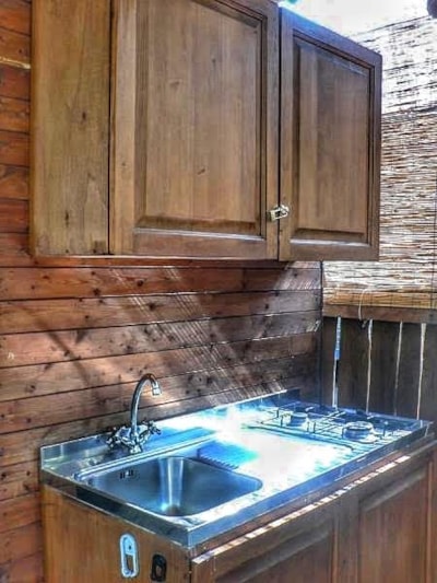 Caravan with patio - Pet Friendly — 3