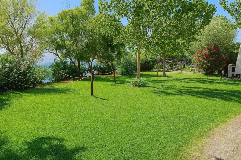 Pitch View Blue Lake View - Caravan