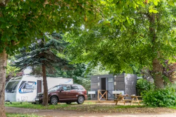 Stellplatz - Stellplatz Seeufer Premium - Camping Sandaya La Ribeyre