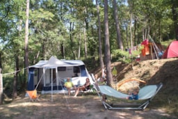 Camping Paradis Le Ruou - image n°16 - Roulottes