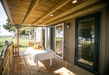 Mietunterkunft - Bungalow Pool Suite - Camping Las Palmeras