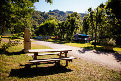 Package hiker / "Vallée du Lot à Vélo" no motor vehicles