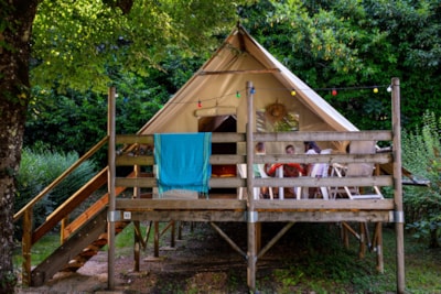 Tent Lodge Amazone 22m² on piles - without toilet blocks