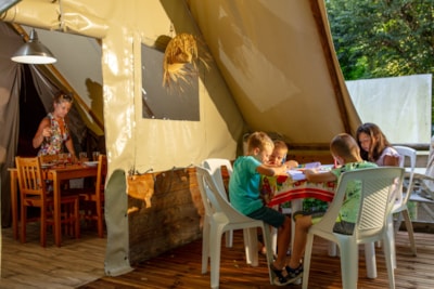 Tent Lodge Amazone 22m² on piles - without toilet blocks