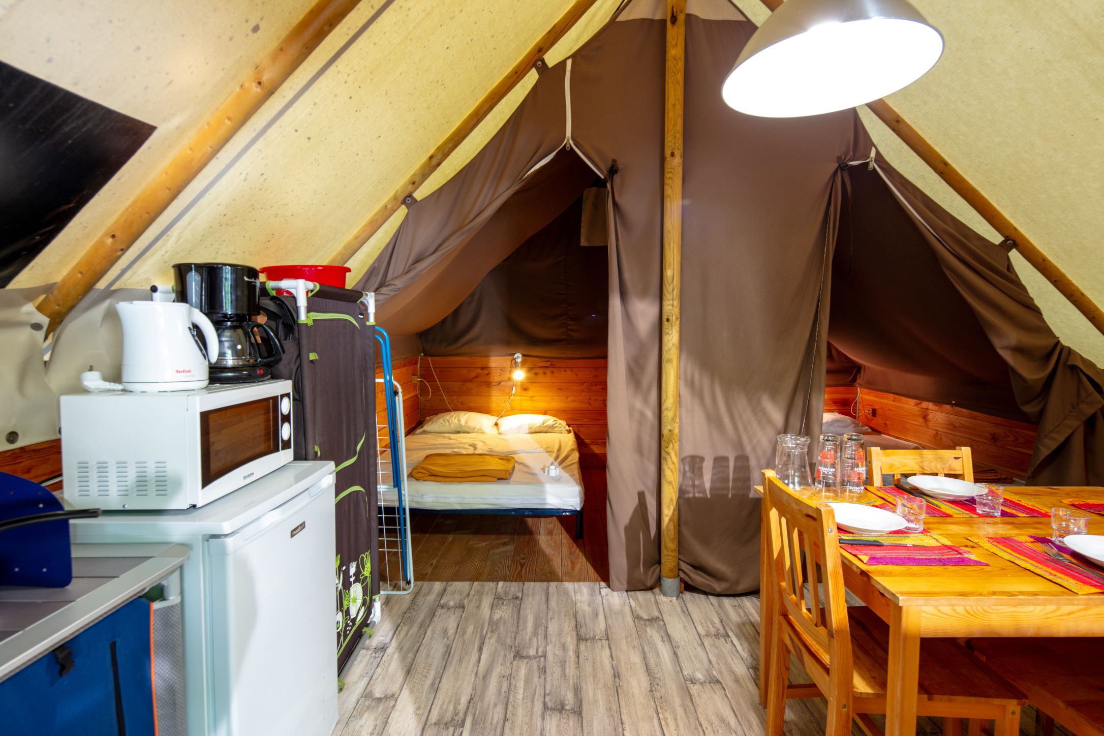 Location - Tente Lodge Amazone 22M² Sans Sanitaires - Camping Val de Saures