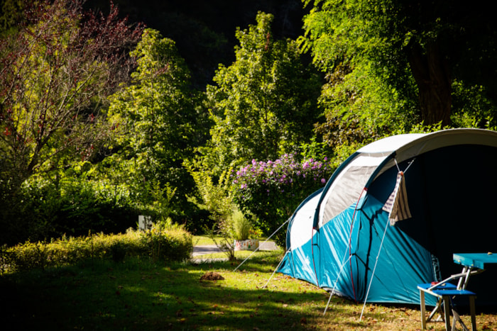 Emplacement Confort Le Val De Saures : 1 Voiture + Tente, Caravane Ou Camping-Car