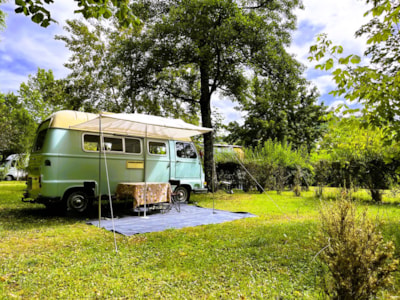 Comfort Pitch + 1 car + tent, caravan or camping-car