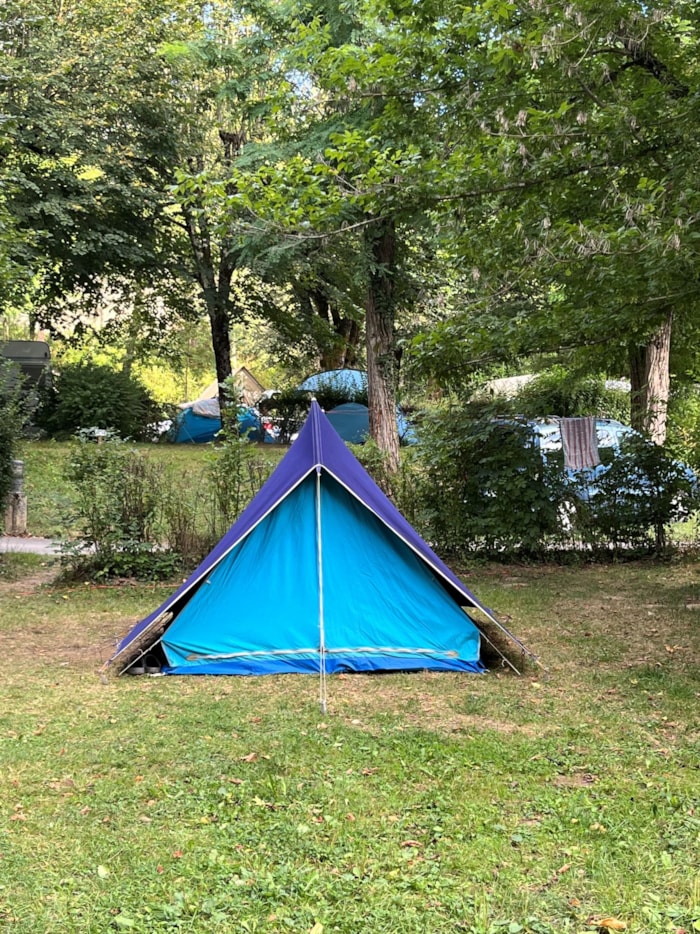 Emplacement Confort Le Val De Saures : 1 Voiture + Tente, Caravane Ou Camping-Car