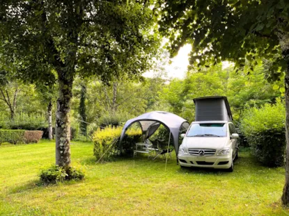 Piazzola Premium In Riva Al Fiume Lot : Auto + Tenda/Roulotte O Camper + Elettricità 10A