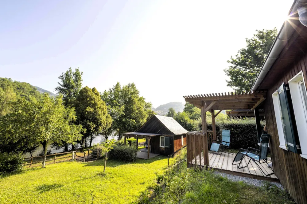 Location - Chalet 32M² / 2 Chambres Avec Une Grande Terrasse Avec Vue Sur La Rivière Lot. - Camping Qualité le Val de Saures