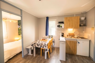 Chalet 32m² / 2 bedrooms with a large terrace overlooking the river Lot.