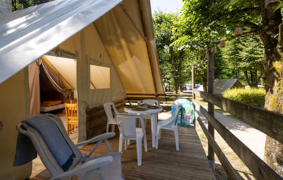 Tent Lodge Amazone 22m² on piles - without toilet blocks