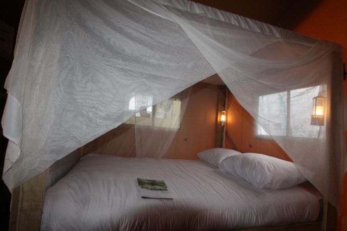 Tente Safari Premium 35M2 Meublé - 2 Chambres + Avec Sanitaire + Terrasse Couverte 15M2